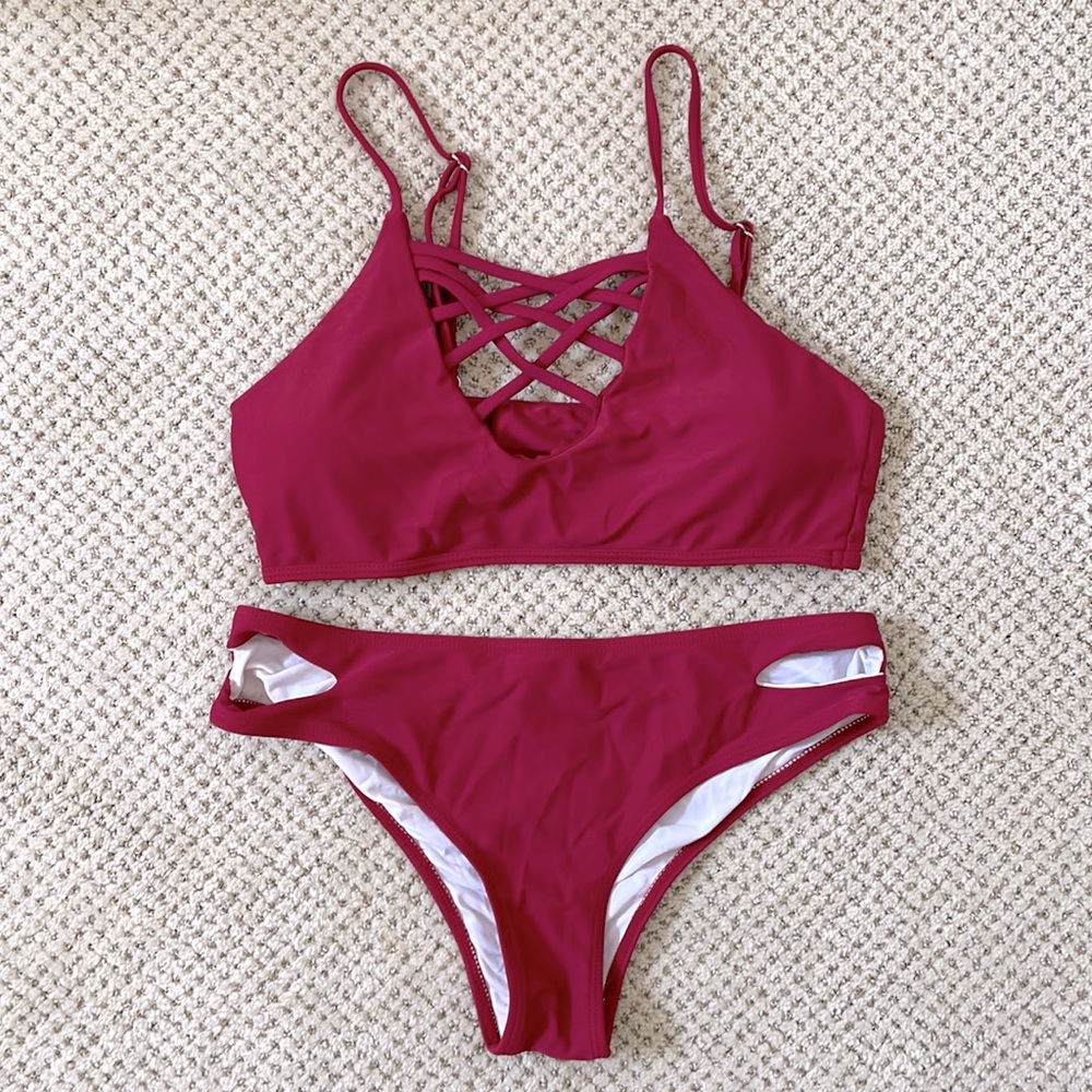 Cupshe sexy strappy bikini